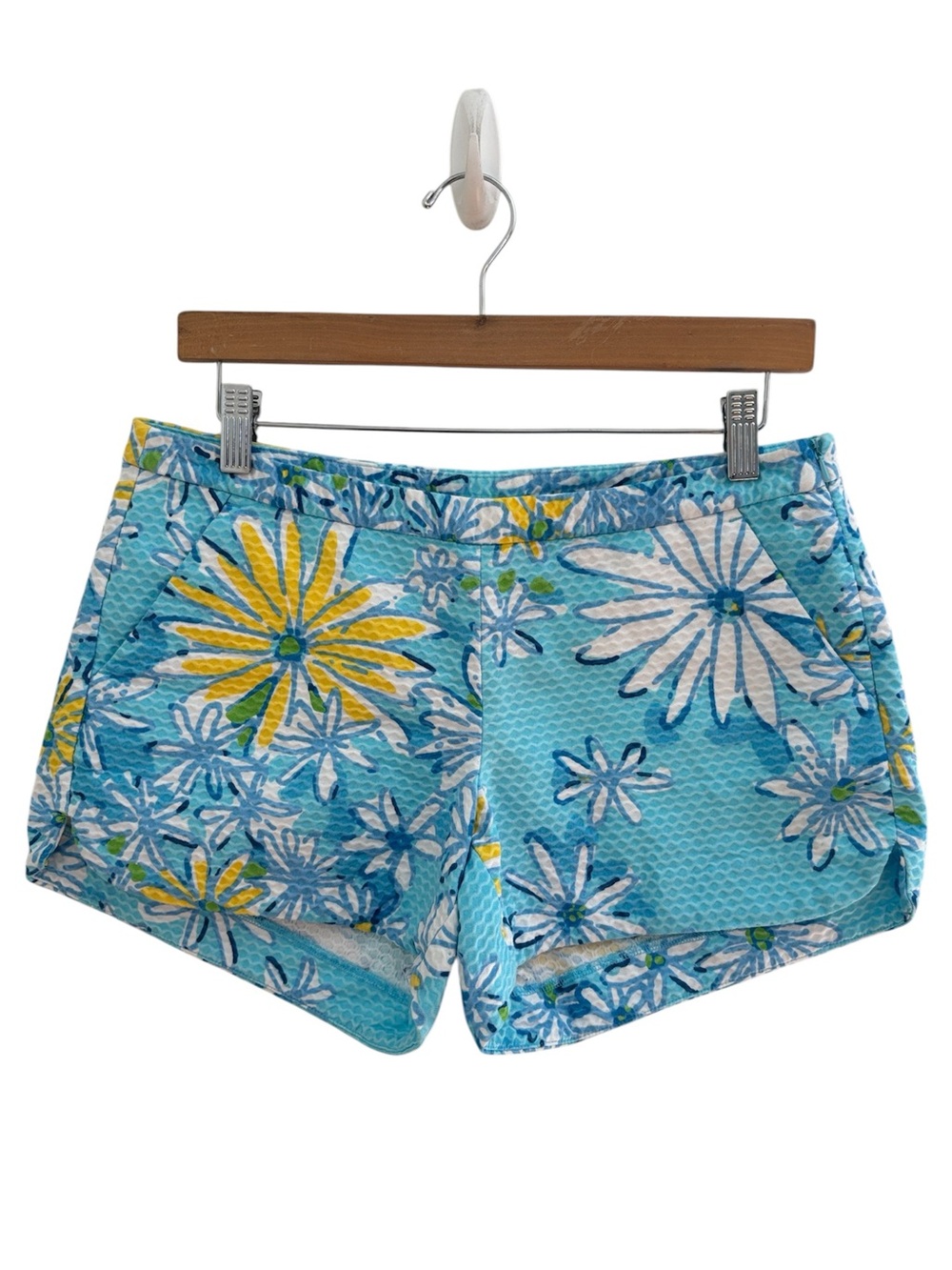 Lily Pulitzer 100% Cotton Textured Daisy Floral Print Short Shorts Beach Preppy